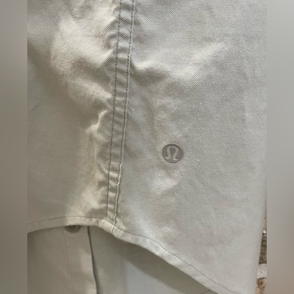 Men’s Lululemon Oxford button down shirt - Picture 2 of 3